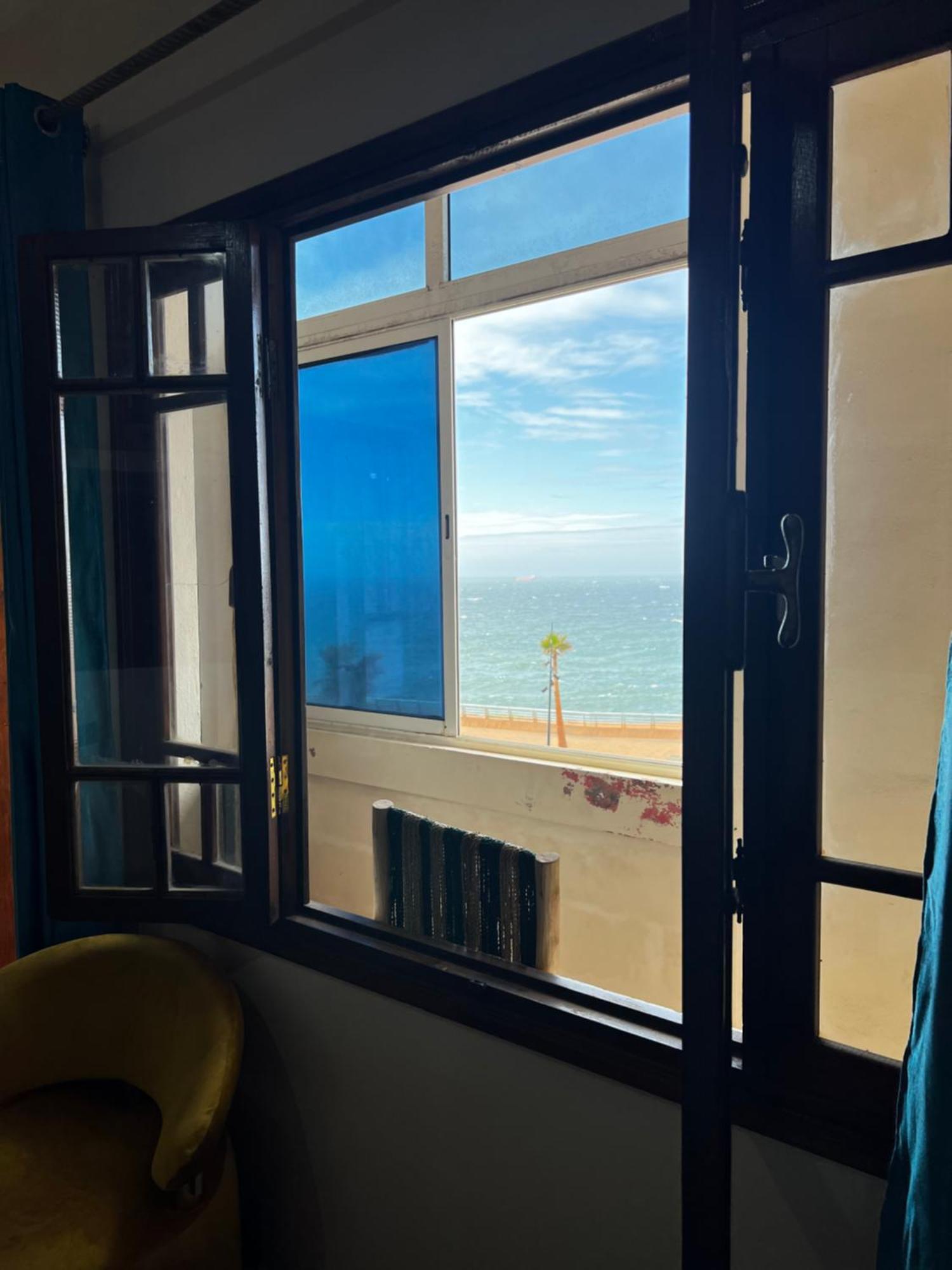 Vu Sur Corniche *